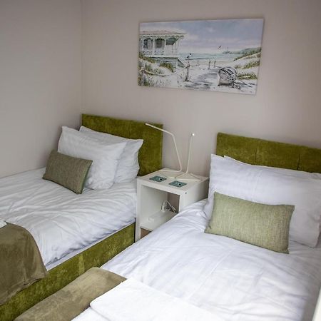 Wave Stays - Ground Floor Apartment - Outside Seating Area Cleveleys Exterior photo