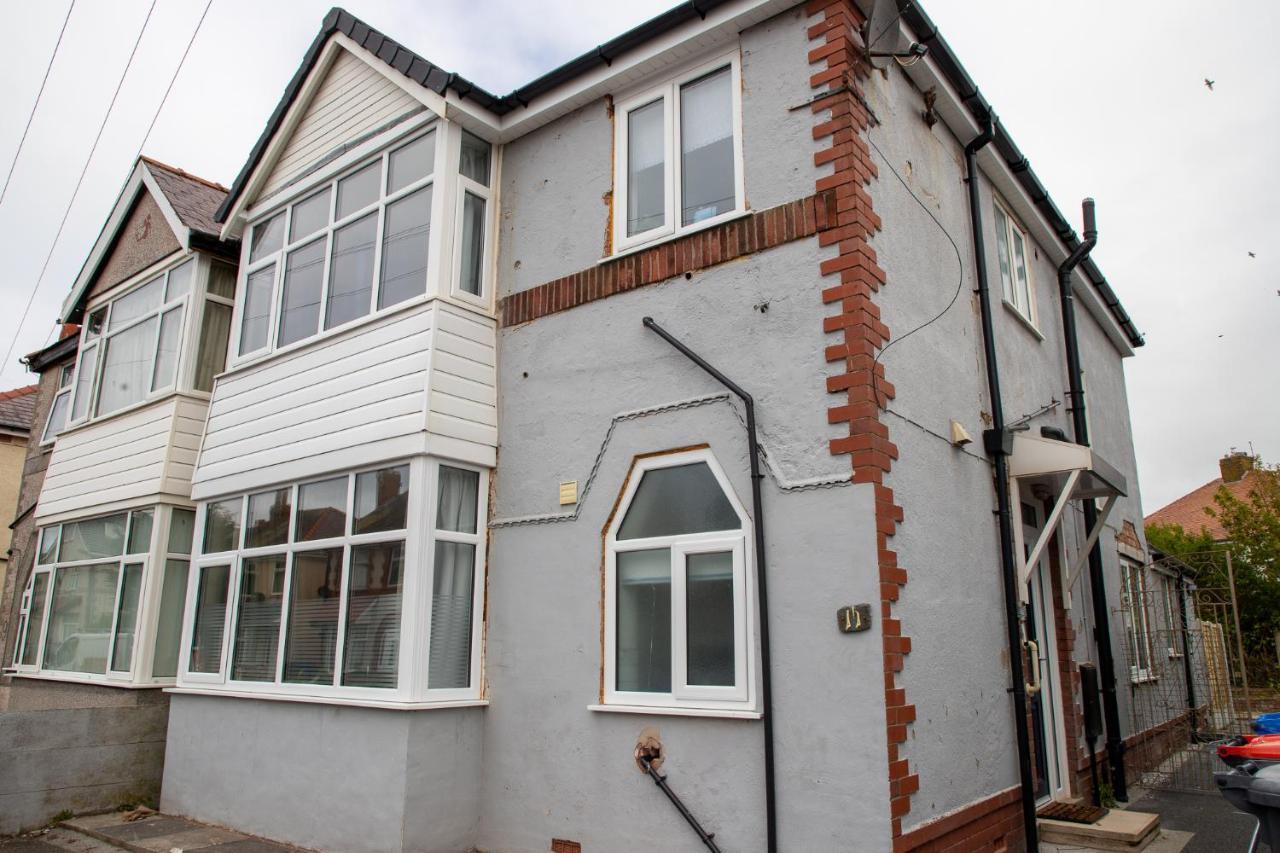 Wave Stays - Ground Floor Apartment - Outside Seating Area Cleveleys Exterior photo